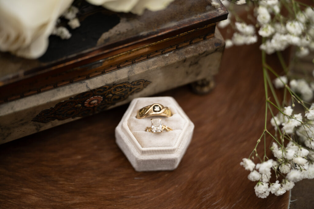what to pack for wedding detail photos