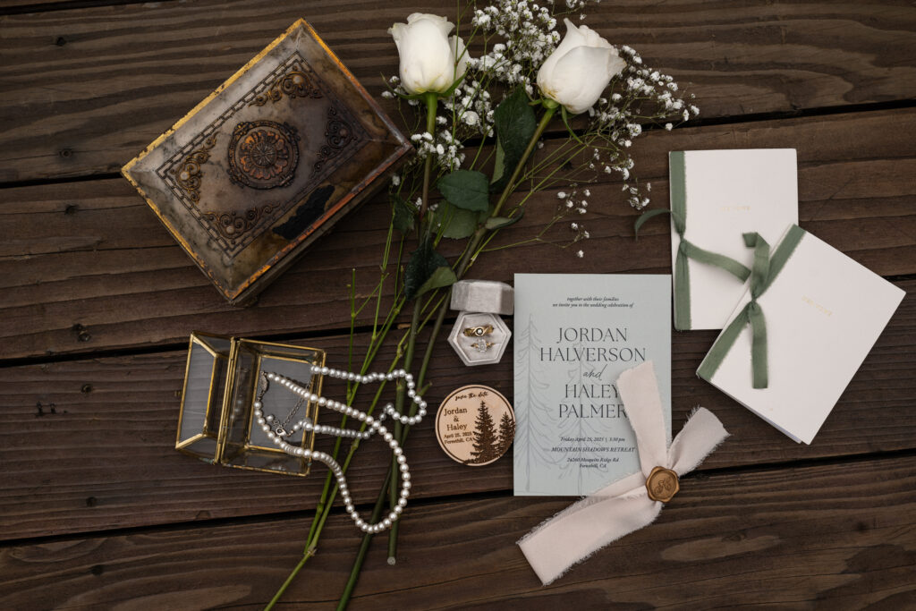 what to pack for wedding detail photos